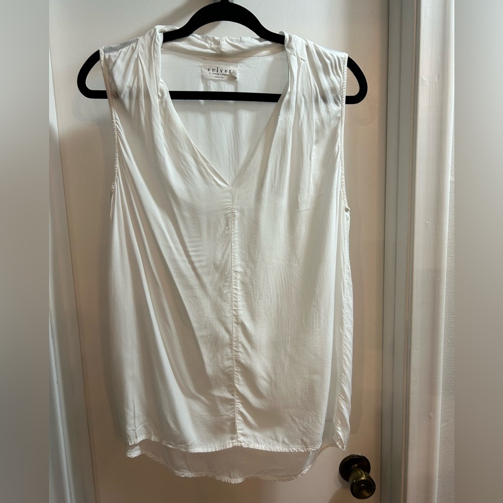 Velvet by Graham & Spencer Sleeveless White Top. Sz M. EUC